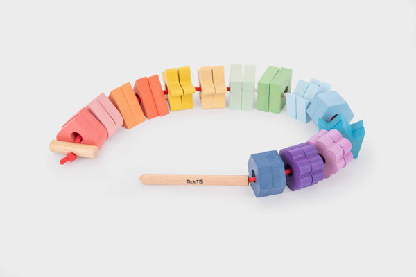 Rainbow Wooden Lacing Shapes | Fädelspiel aus Holz