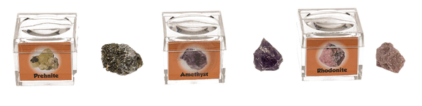 Mineralsteine in Vergrößerungsbox mit Begleitheft