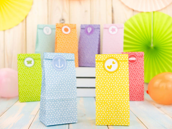 Papierdrachen 24 Partytüten - bunte Gastgeschenke