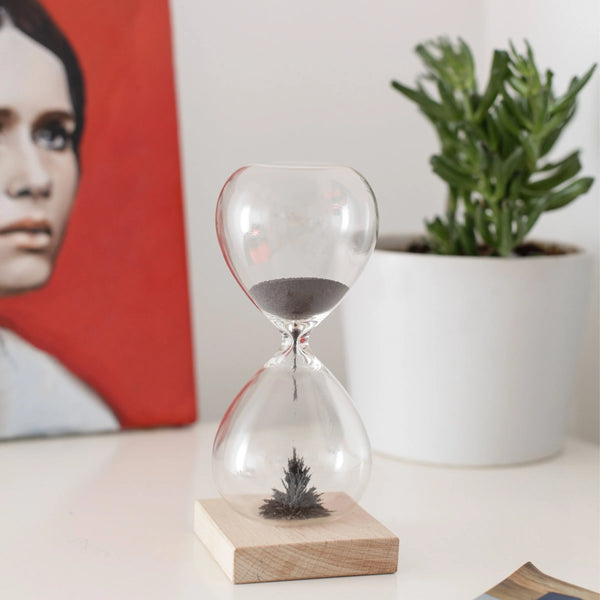 Magnetic Hourglass | Magnetische Sanduhr