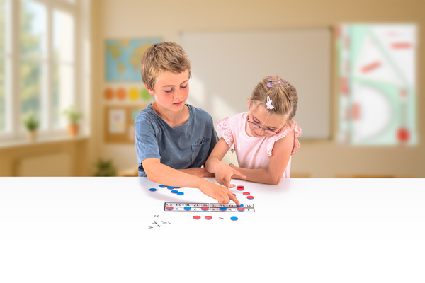 Rechenleiste mit Wendeplättchen und Rechenzeichen