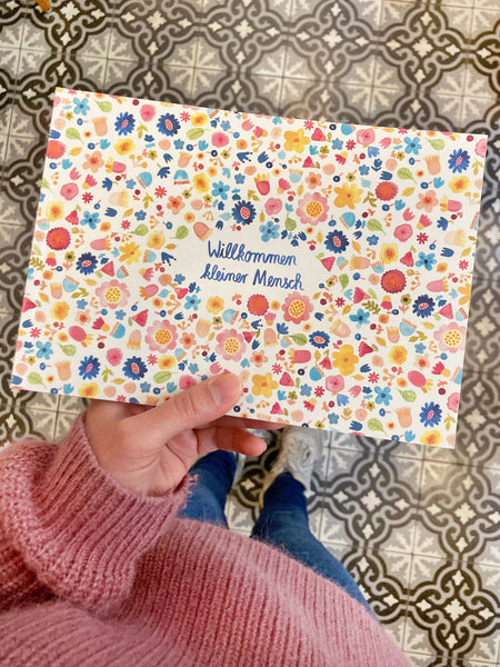 Babybuch *Willkommen kleiner Mensch* mit Blumen