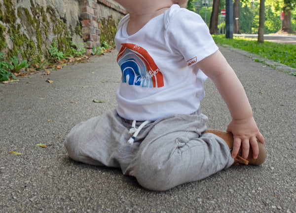 Baby & Kinder T-Shirt *together* Regenbogen